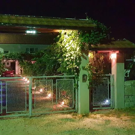 بيت ضيافة And Minex تريبينيي